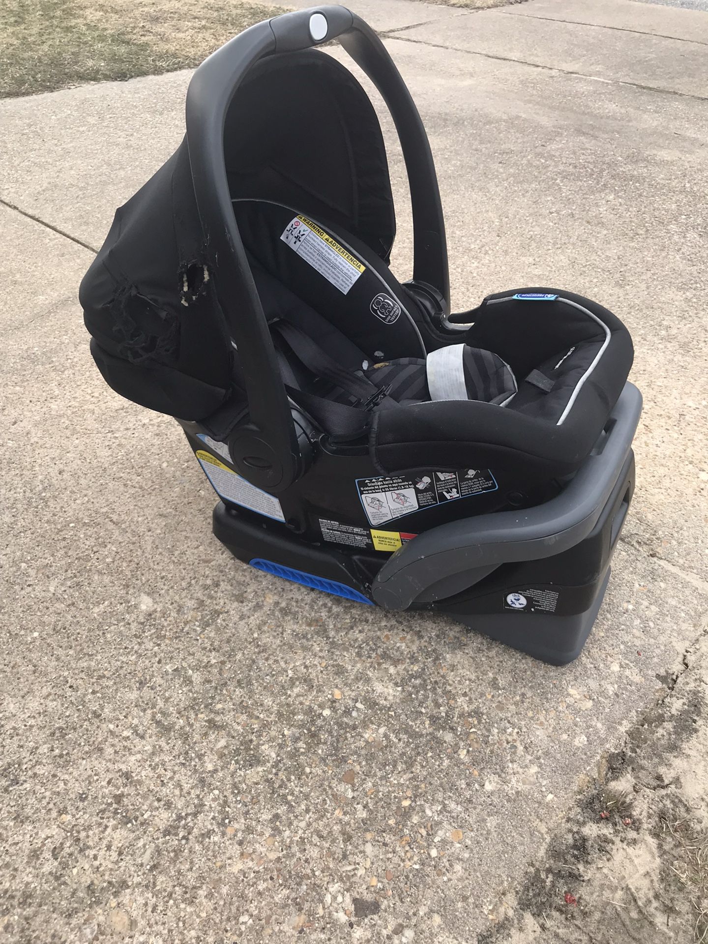 Very Nice Baby Snap And Go Car Seat Carrier With Adjustable Reclining Bass Everything Goes For $50 Firm Two Other Pictures