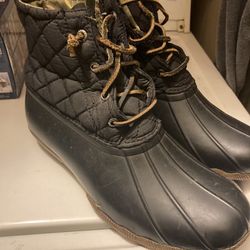 Woman’s Sperrys Snow Boots Size 8