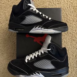 Size 9.5 (Pre owned, no lacelocks, original box) - Air Jordan 5 retro metallic reimagined