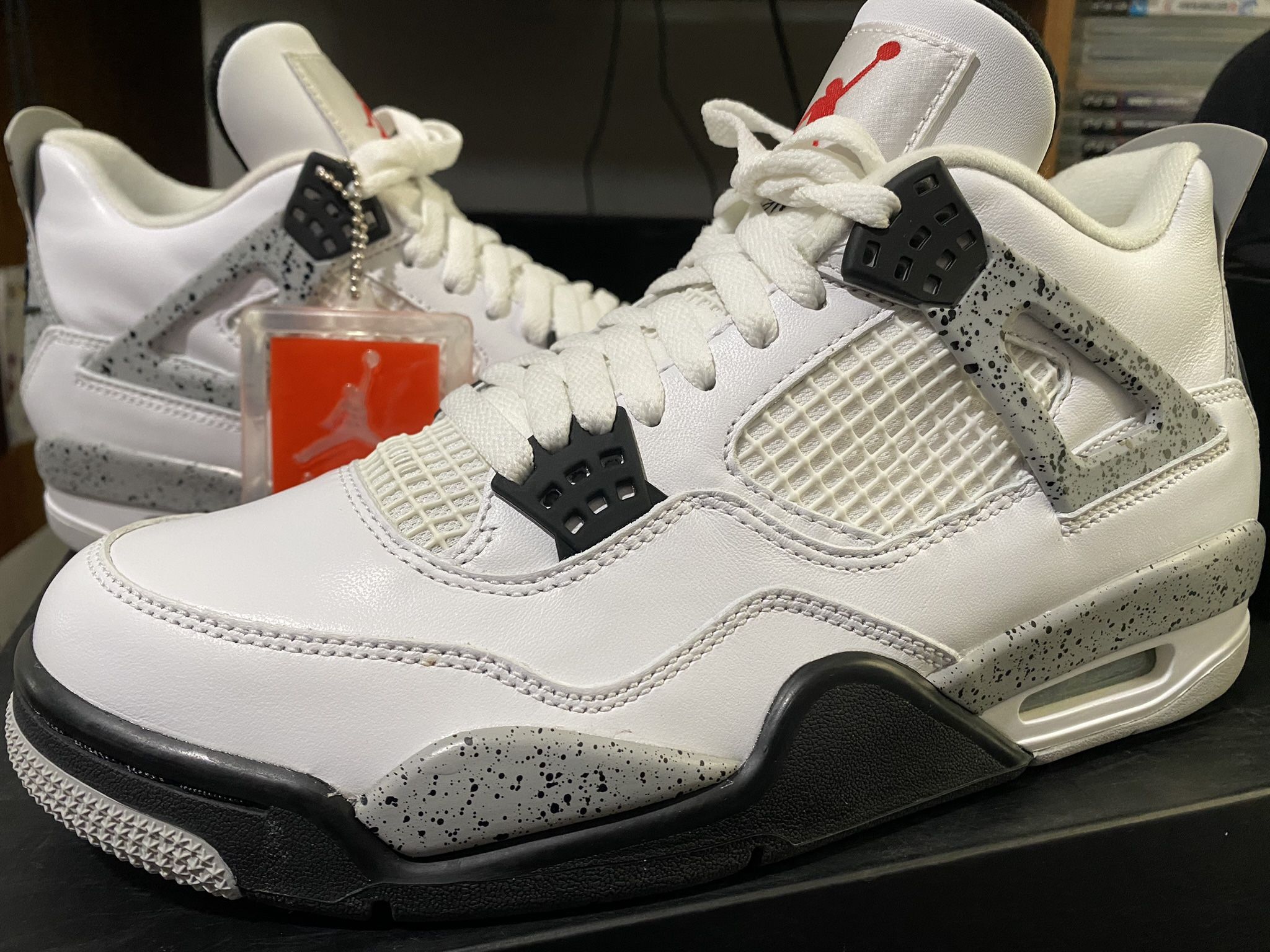 harga air jordan 4 white cement