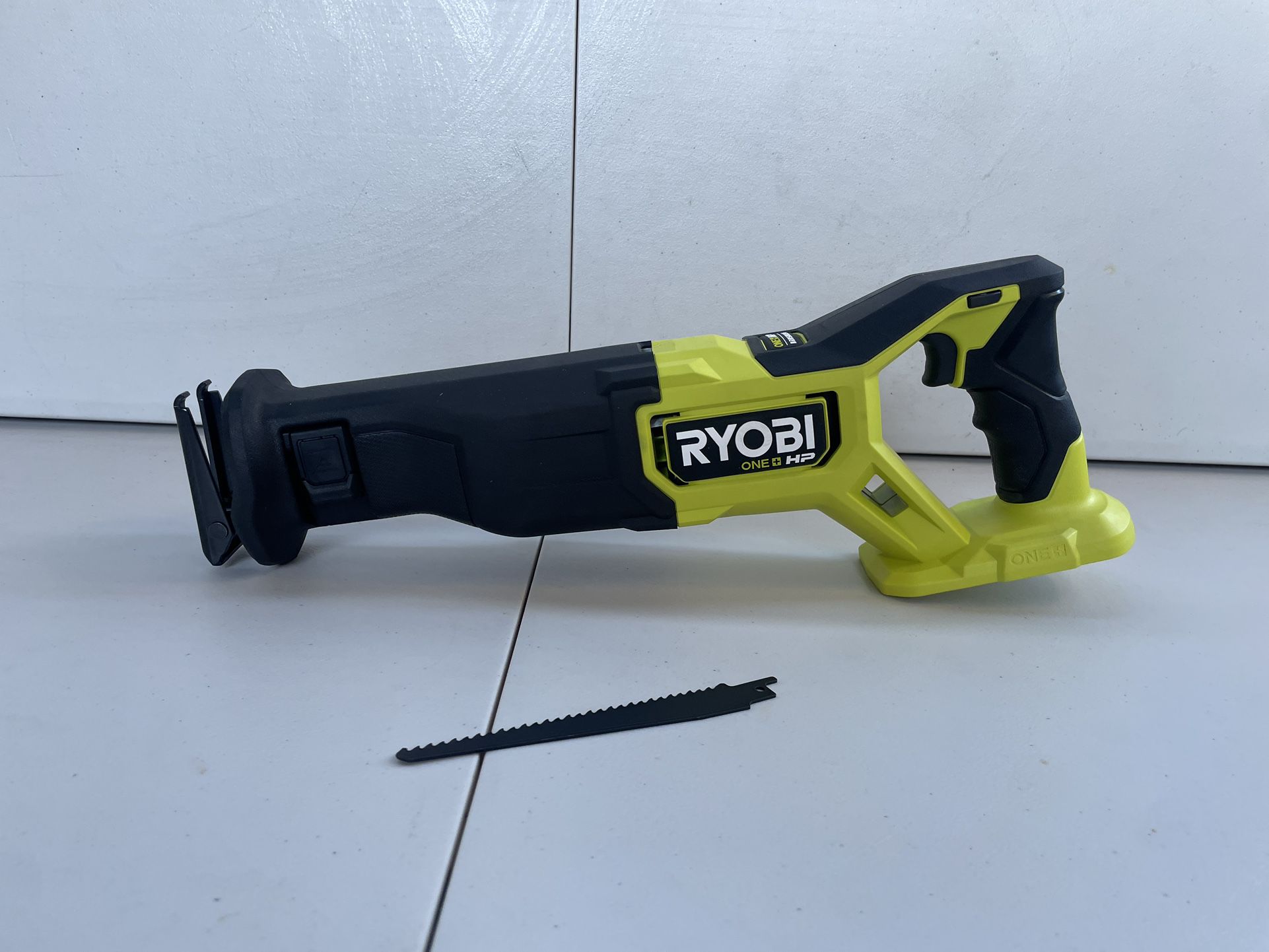 RYOBI 18v Brushless Reciprocating Saw (Tool Only) Model PBLRSO1