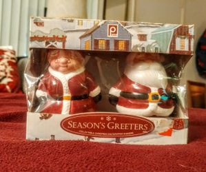 Santa and Mrs Claus Salt and Pepper Shakers