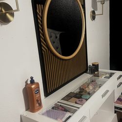 vanity table