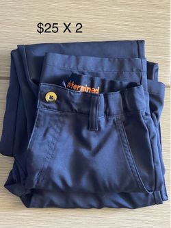 Pantalones de uniforme.