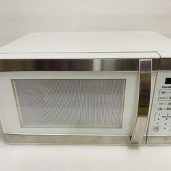 Hamilton Beach 1.1 Pies Cúbicos Blanco con Horno Microondas Digital de Acero Inoxidable