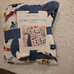 Blanket  NEW With Sherpa By LIFE Comfort KIDS 