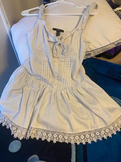 Forever 21 White Lace Hem Cami Top