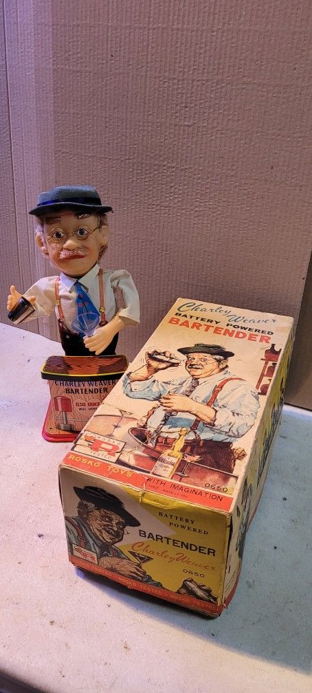 Rosco 1962 Charley Weaver Battery Powered Bartender - WORKS!