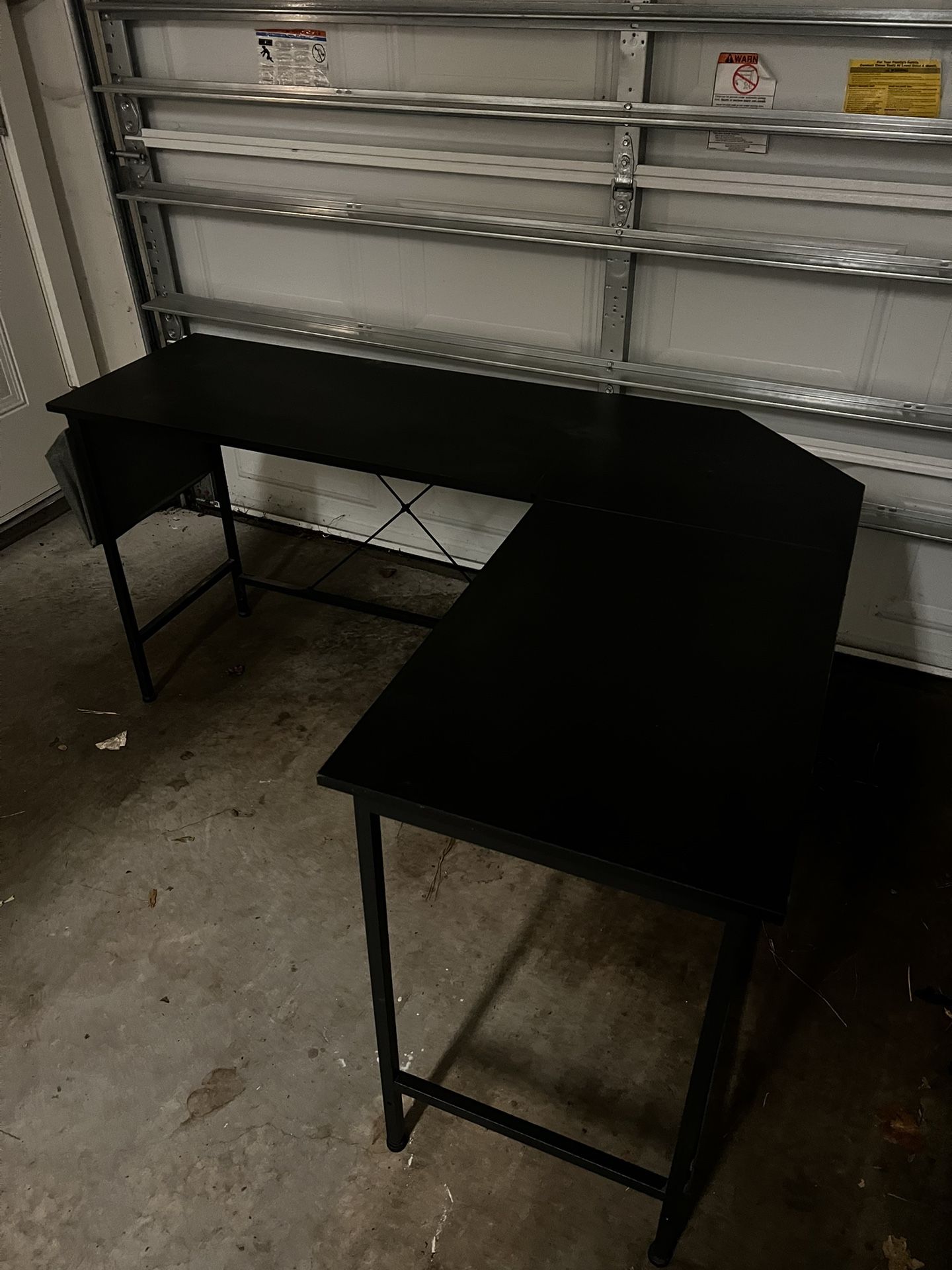 Black Modern Desk