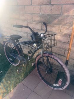Huffy 26-inch Luxury Men's Cruiser Bike in matte black