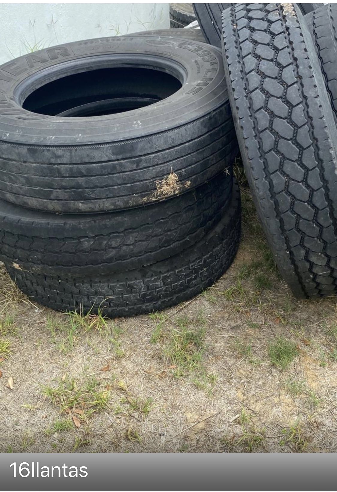 Used Semi Truck Tires 16 Tires