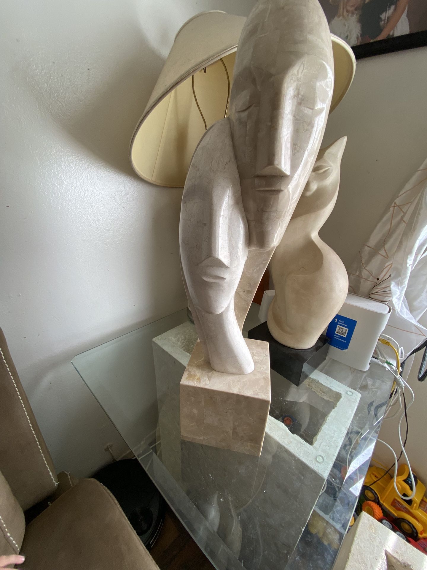 2 face statue