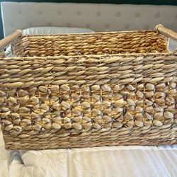 Hyacinth Blanket And Pillow Storage Bin