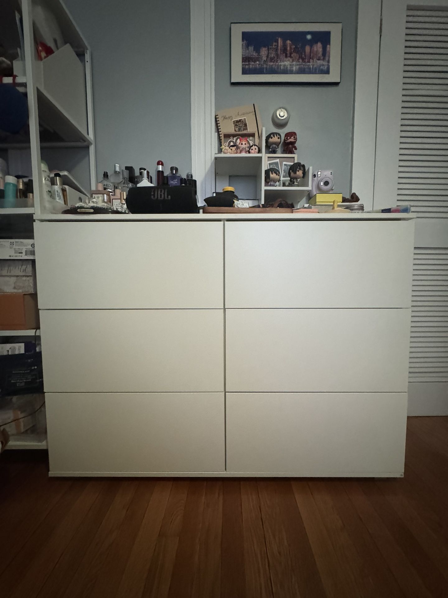 White Dresser - 6 Drawers