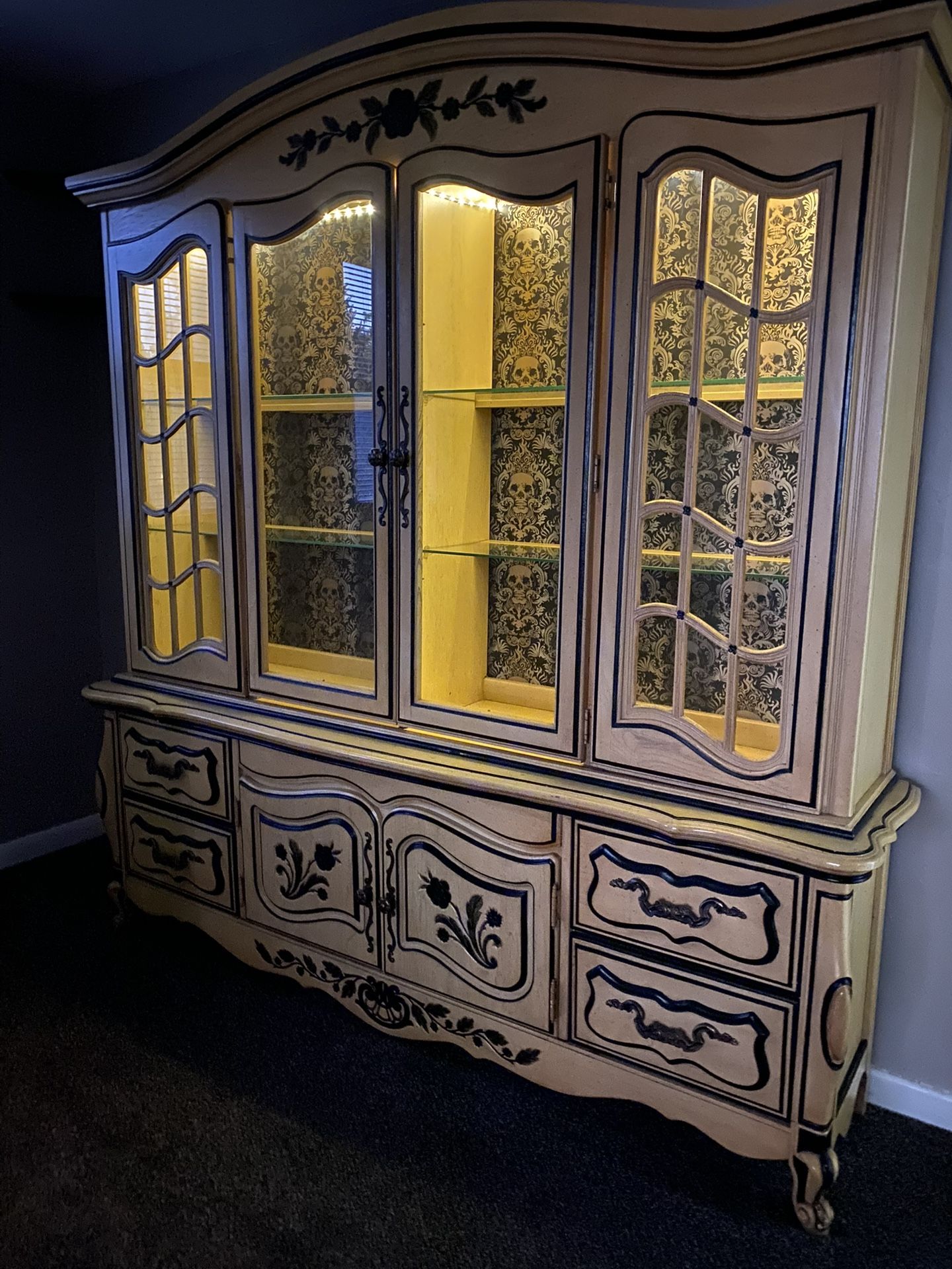 China Cabinet And Buffet