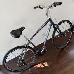 Giant Hybrid Bike – Smooth Ride – Ready to Go