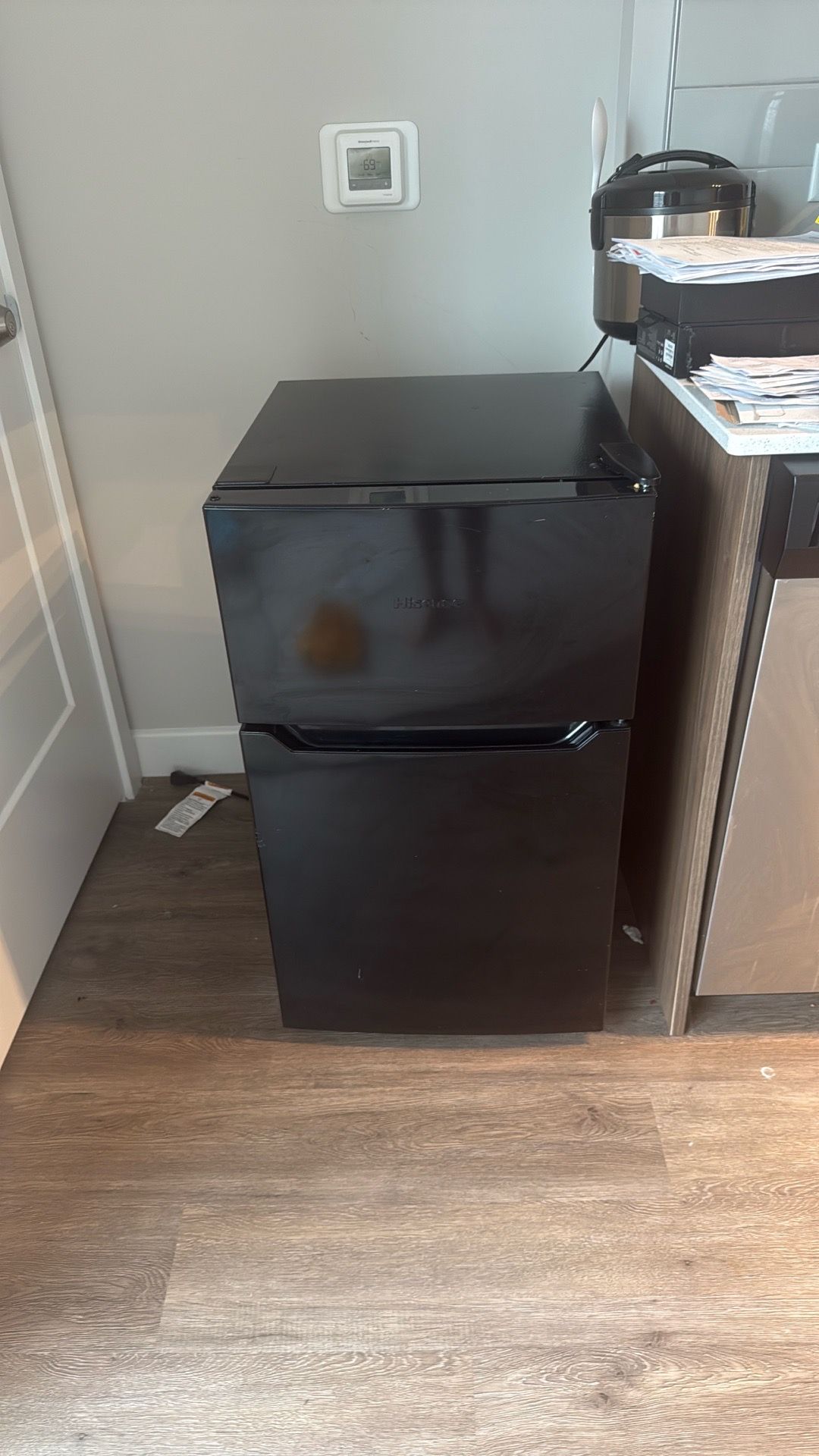 Hisense Mini Fridge (Minor Damage)