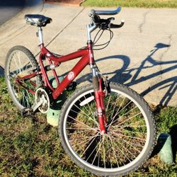 Mountain Bike, man's 26", 15 speed.