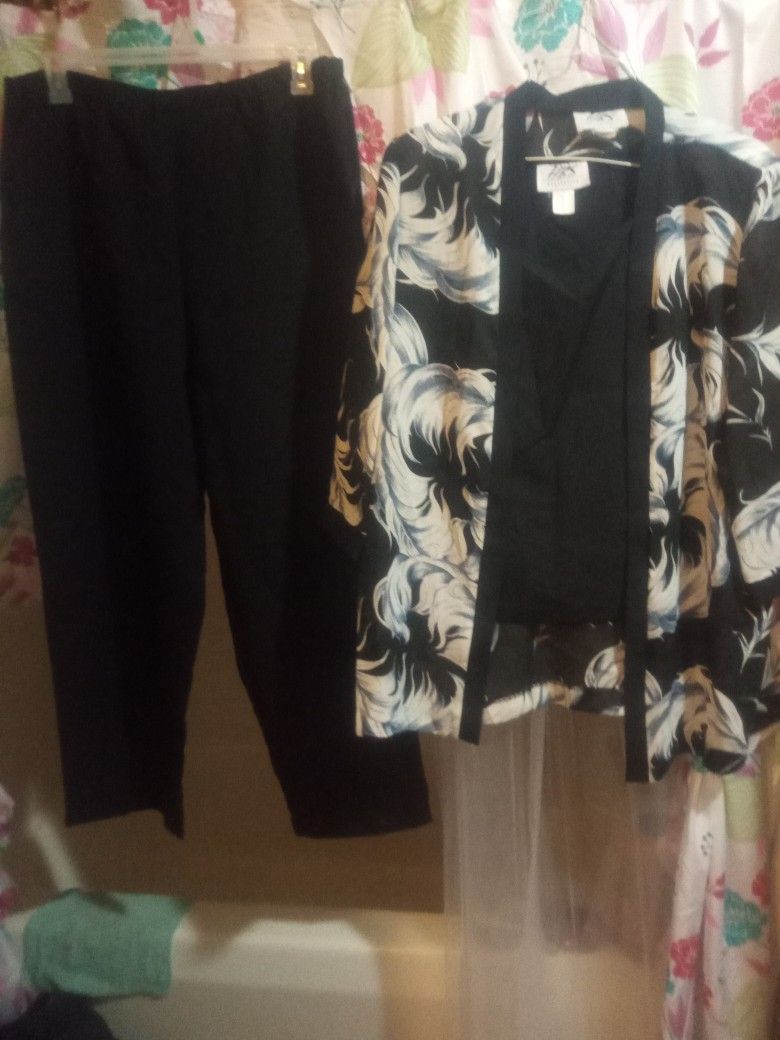 Stunning Navy Blue Pants And Top