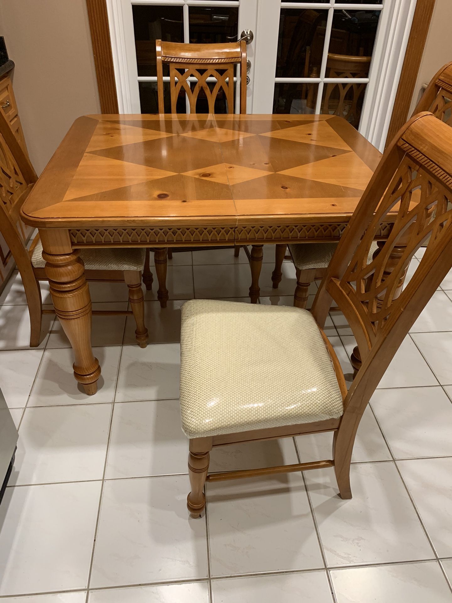 Dining table set W / 4 chairs.