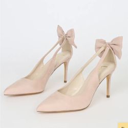 Lulu’s Blush/Pink Suede Heels 7