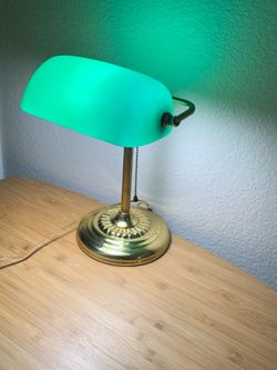 Desk lamp