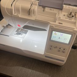 Brother PE800 5" x 7" Embroidery Machine