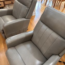 Pair of La-z-boy / Lazy Boy Finley Leather Power Rocking Recliners, Like New
