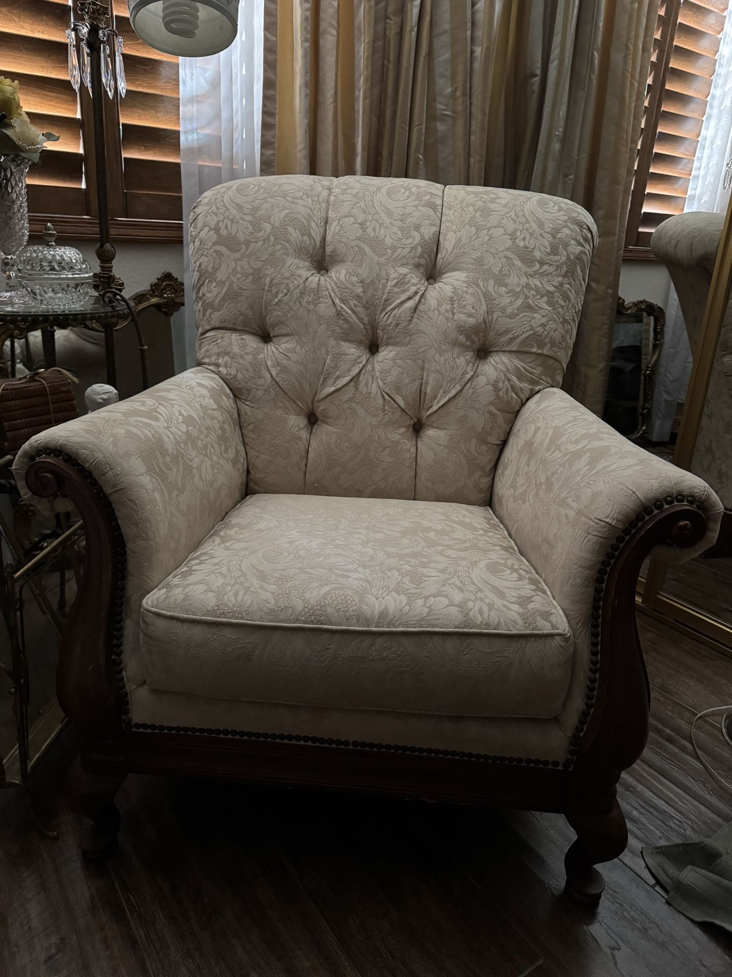 Arm chair
