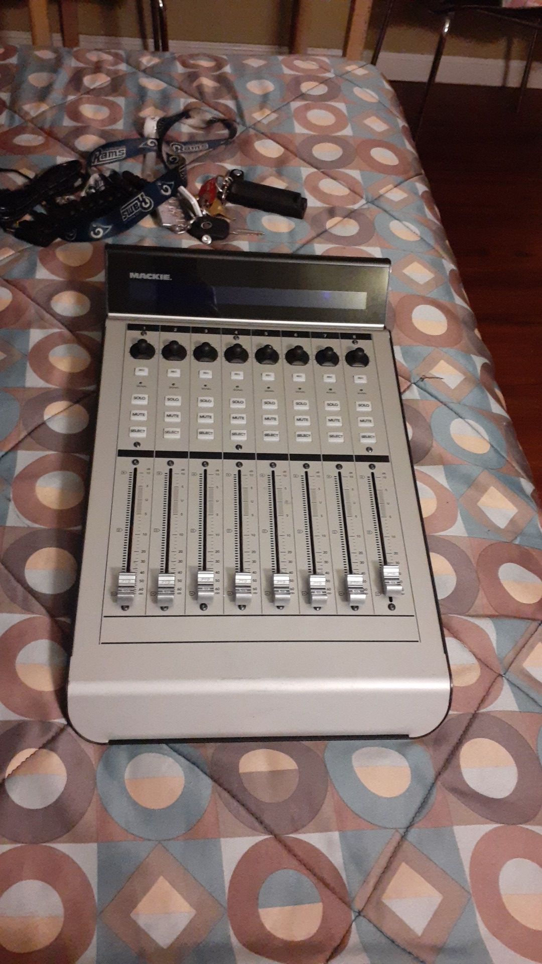 Mackie control Universal Pro