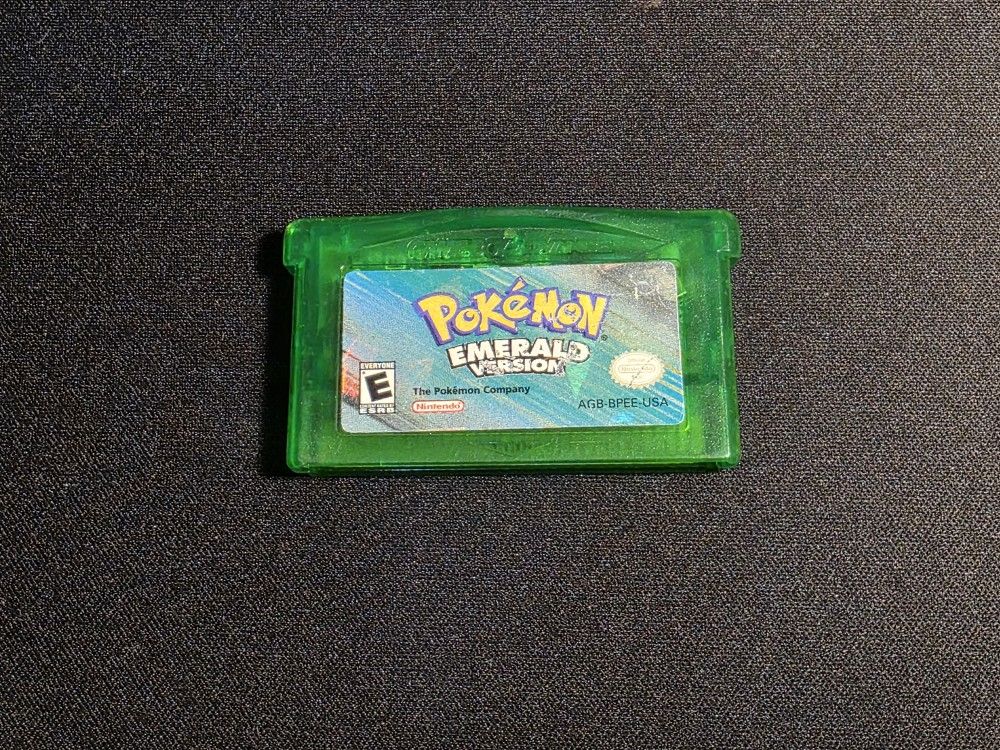 Pokemon Emerald - Authentic