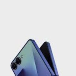 Samsung z7 Flip. 512 mb. 
Unlocked.  Can use any carrier. 