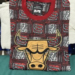 Chicago Bulls Two Hype Original 90's Kente Letter Performance T-Shirt - L