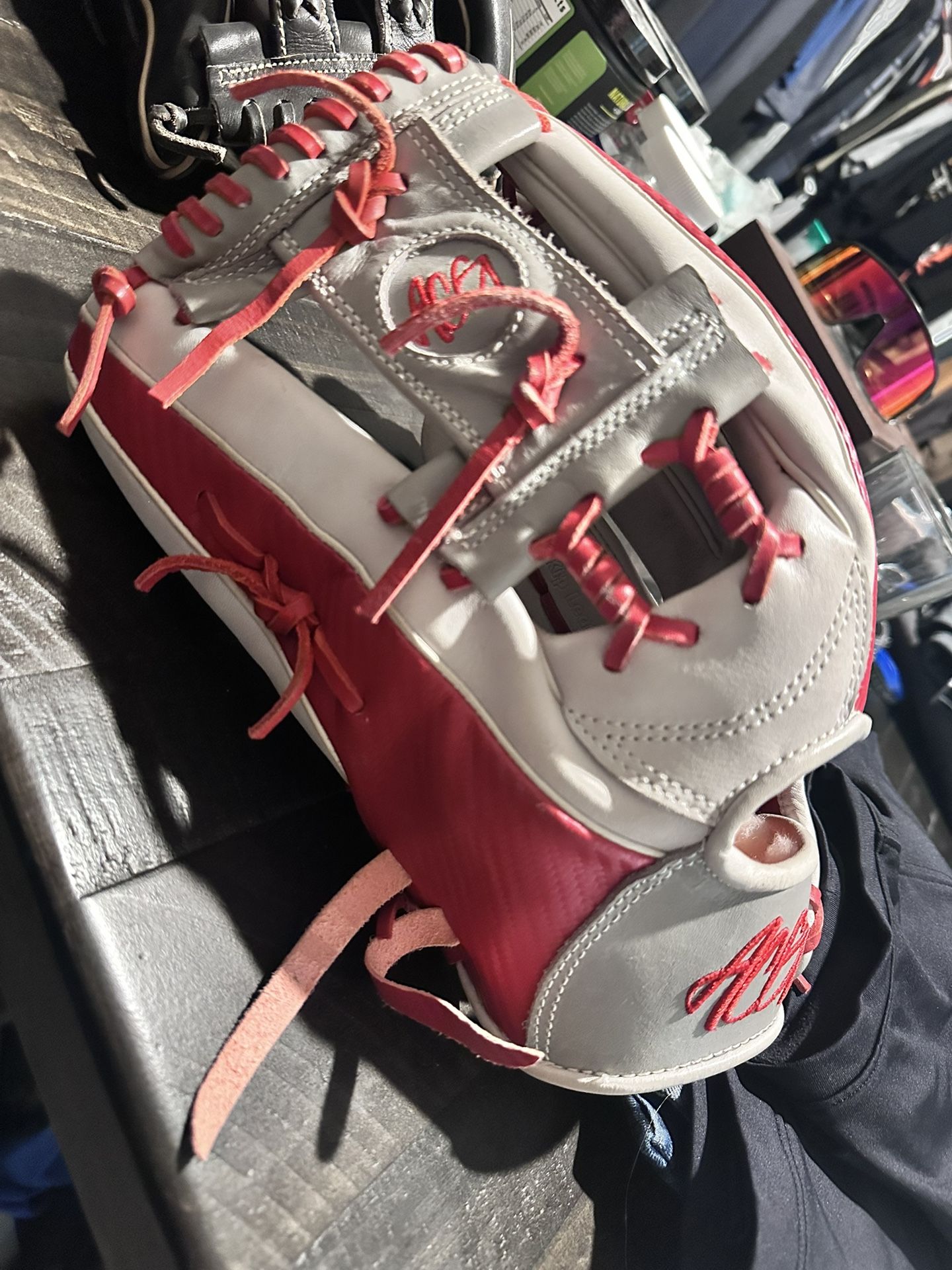 Softball glove