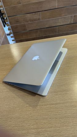 Apple MacBook Pro 15” Retina i7/16GB/500GB SSD $350 