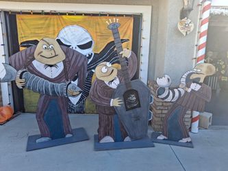 Halloween decor. Yard art