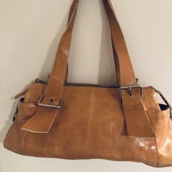 Beautiful Leather Kenneth Cole Purse 
