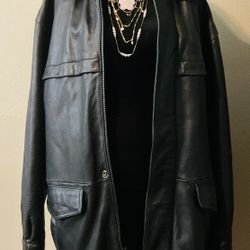 Wilson’s Thinsulate ULTRA Insolation Black Leather Jacket With Removable Hood.