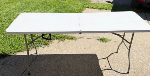 6-Foot Folding Table