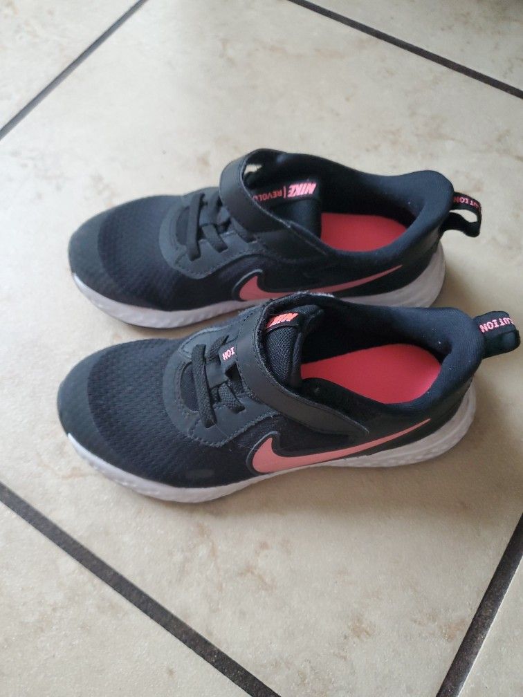Girls Nike Shoes Size 12