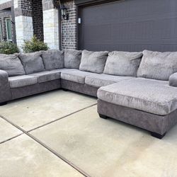 Beautiful and Comfortable Sectional Sofa Set with Chaise 🛋️ Sturdy!