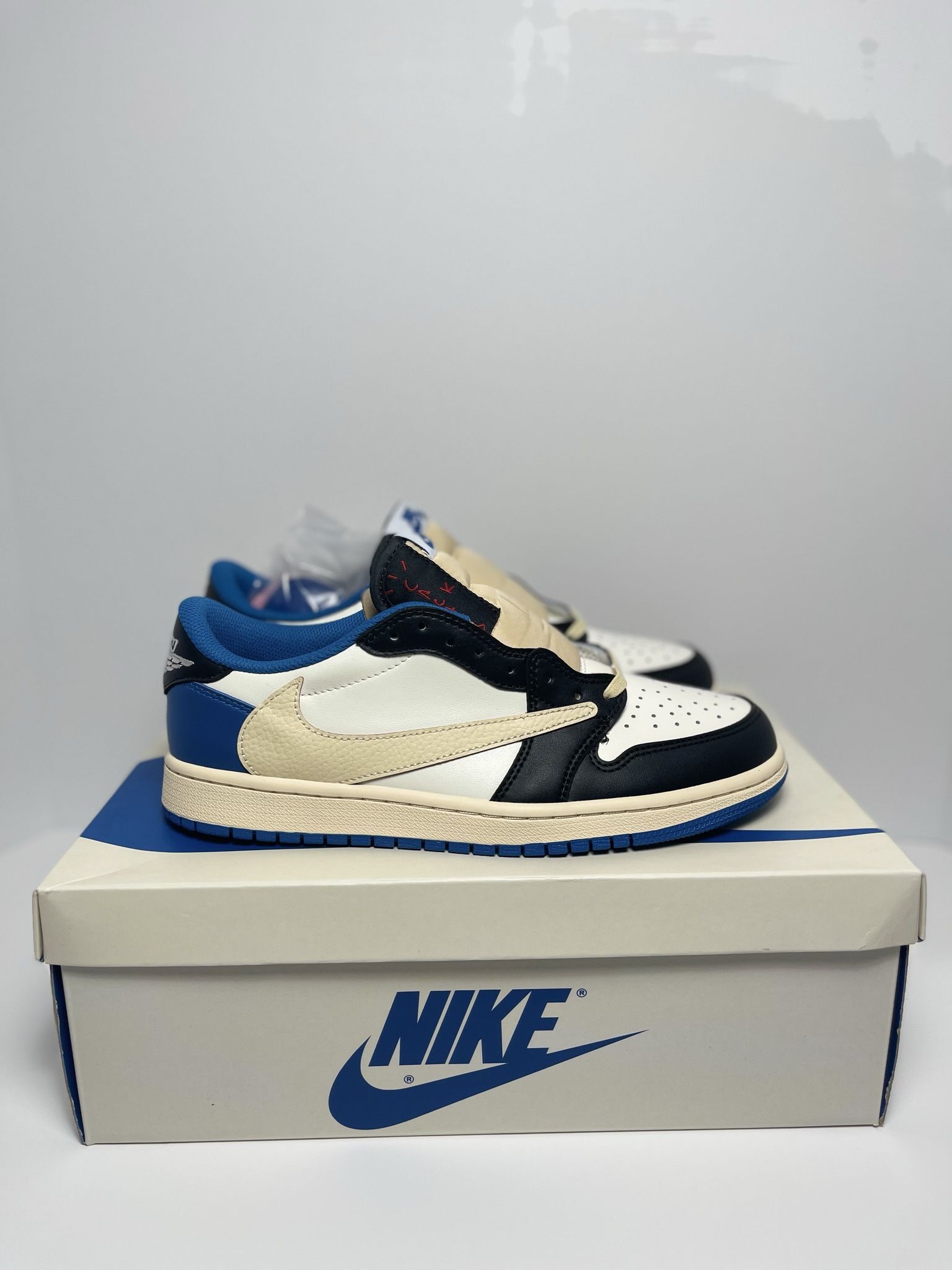 Travis Scott Fragment Jordan 1 Low 