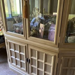 Bernhard China cabinet