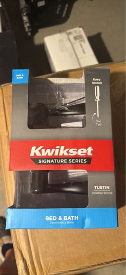 Kwikset Signature Series Tustin Privacy Lever (Bed & Bath)