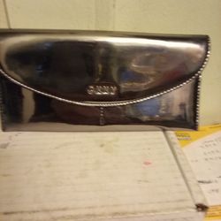 !! Women's Wallet By DKNY