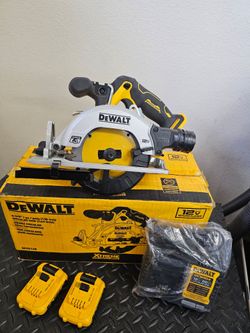 New Dewalt 12v Circular Saw w/Batteries