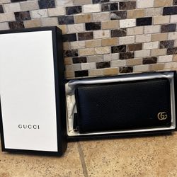 Gucci GG Marmont zip around wallet