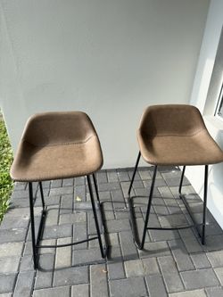 Set of barstools