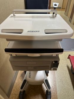 Wow Howard Medical laptop cart