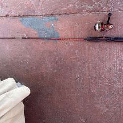 It’s a two piece, Shakespeare ultralight, spinning reel in good condition Just needs some new line make me an offer